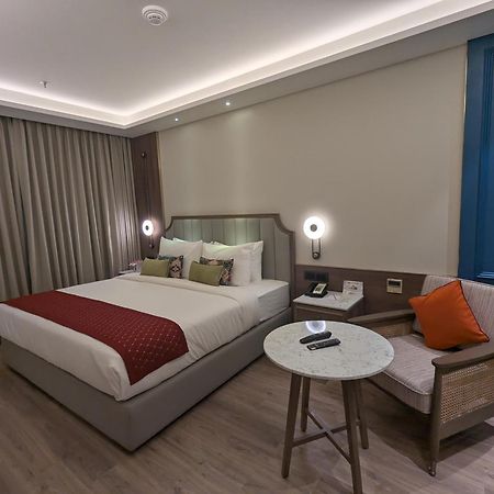 Boulevard 9 Luxury Resort & Spa Nadiād Dış mekan fotoğraf