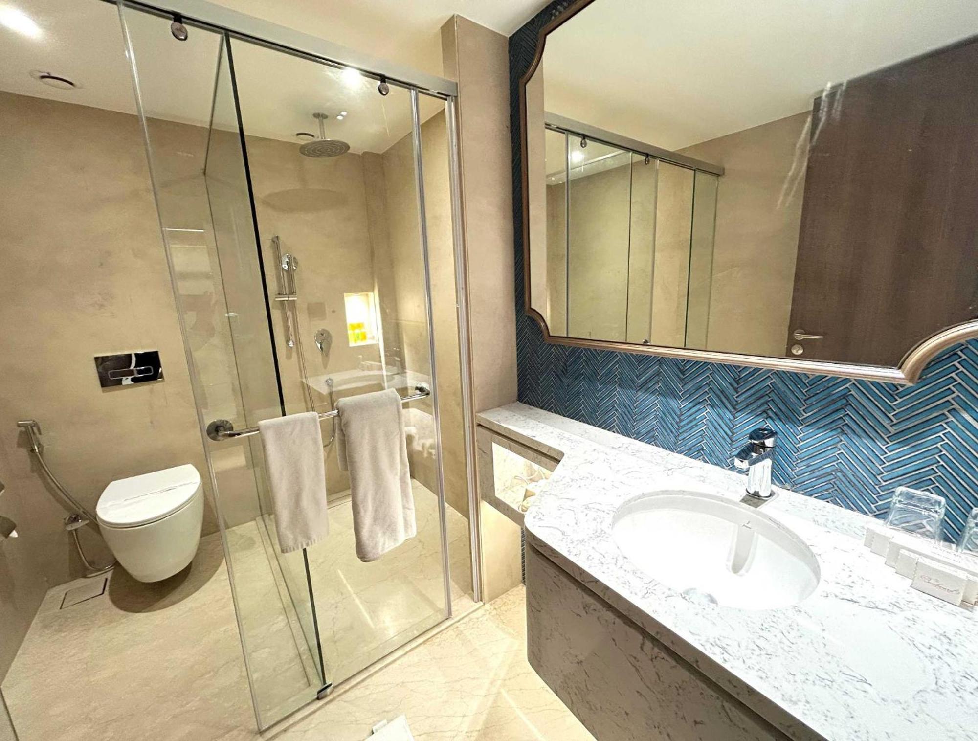 Boulevard 9 Luxury Resort & Spa Nadiād Dış mekan fotoğraf