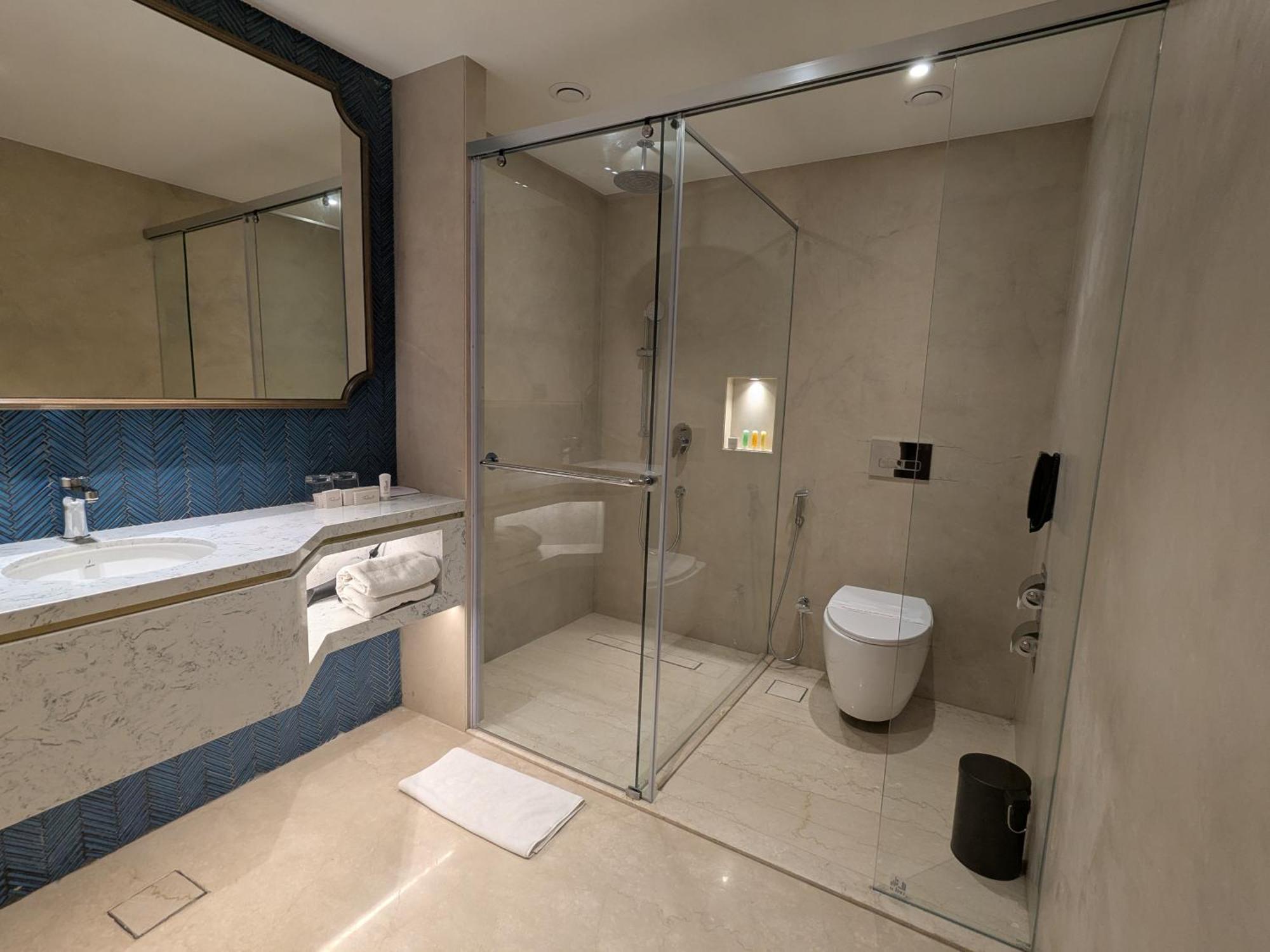 Boulevard 9 Luxury Resort & Spa Nadiād Dış mekan fotoğraf