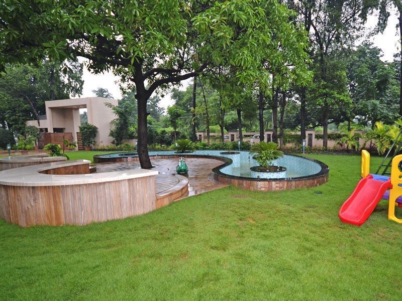 Boulevard 9 Luxury Resort & Spa Nadiād Dış mekan fotoğraf