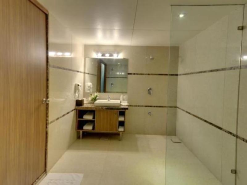 Boulevard 9 Luxury Resort & Spa Nadiād Dış mekan fotoğraf